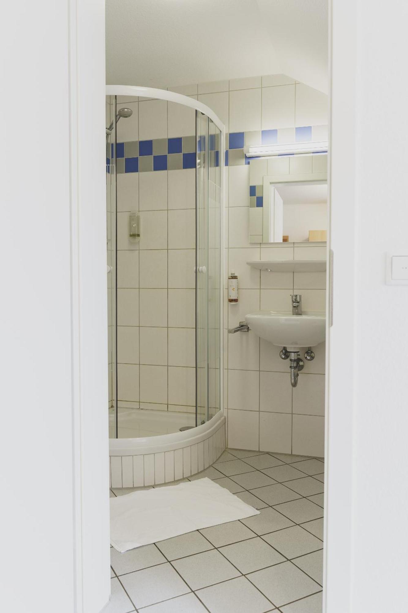 Gasthof Kirchberger Fuerth Room photo
